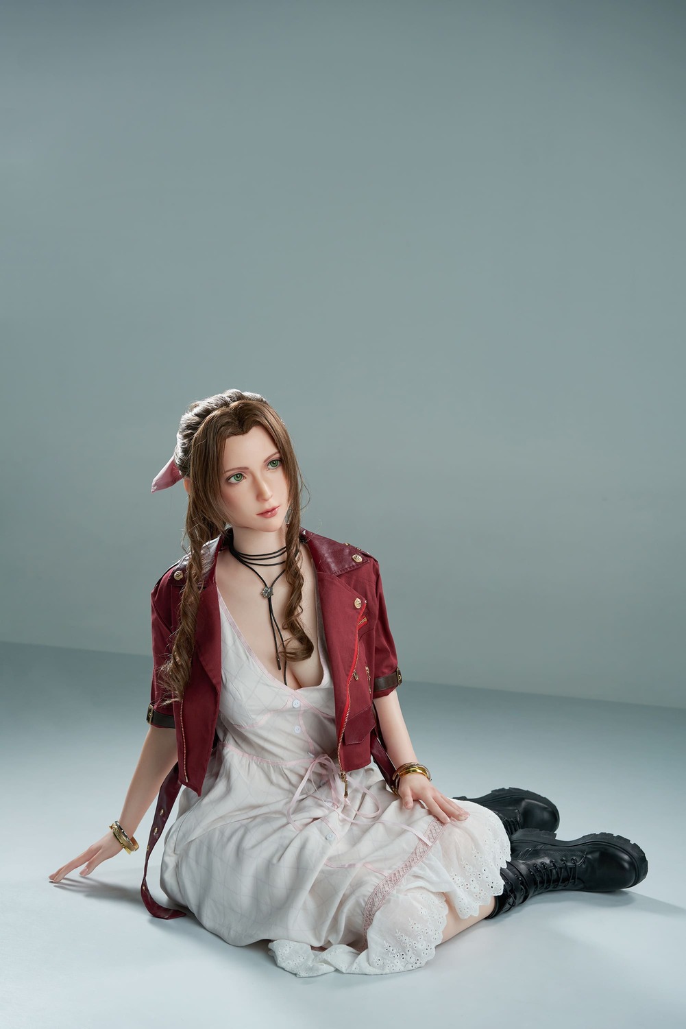 Seks lalka aerith - foto 15 | zelex. Pl Seks lalka aerith siedząca na podłodze w sukience