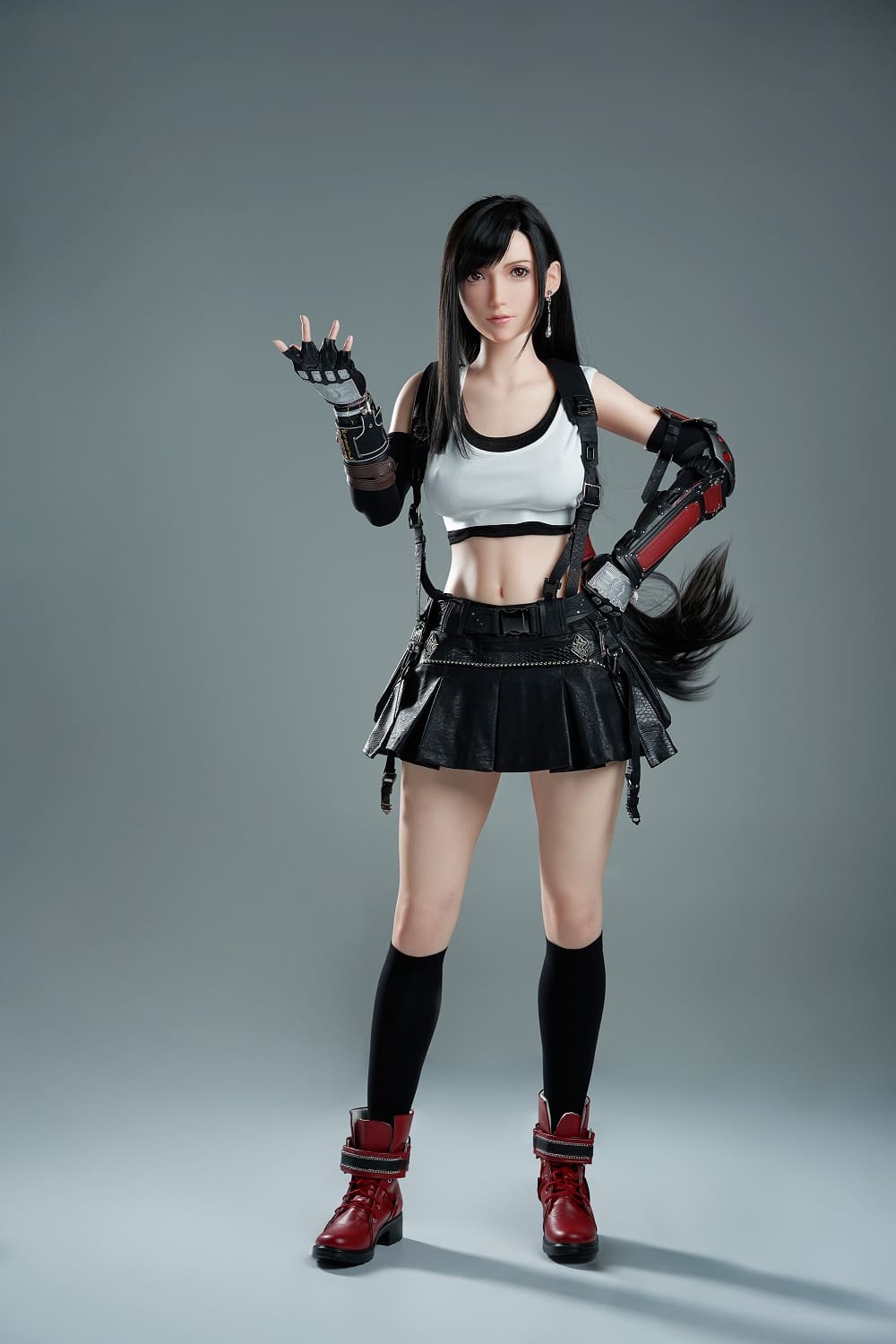 Seks llalka tifa lockhart - foto 1 | zelex. Pl Seks lalka tifa trzyma rękę na talii