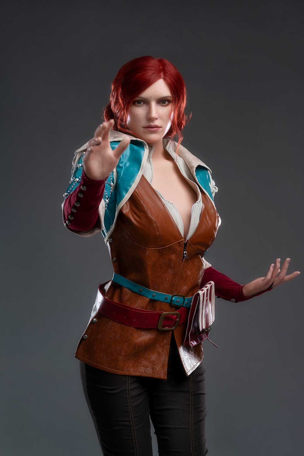 Seks lalka triss - foto 16 | zelex. Pl Seks lalka triss z podniesioną ręką