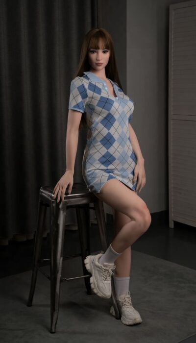 Seks lalka Beth w sukience tenisowej